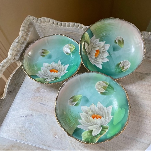 Vintage Hand Painted Bavarian Porcelain Bowls - Set of 3 - Water Lilies - Picture 10 of 10